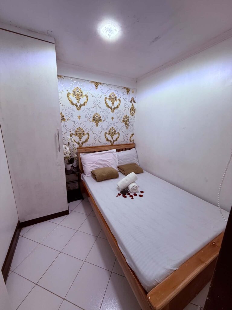 ROOM B